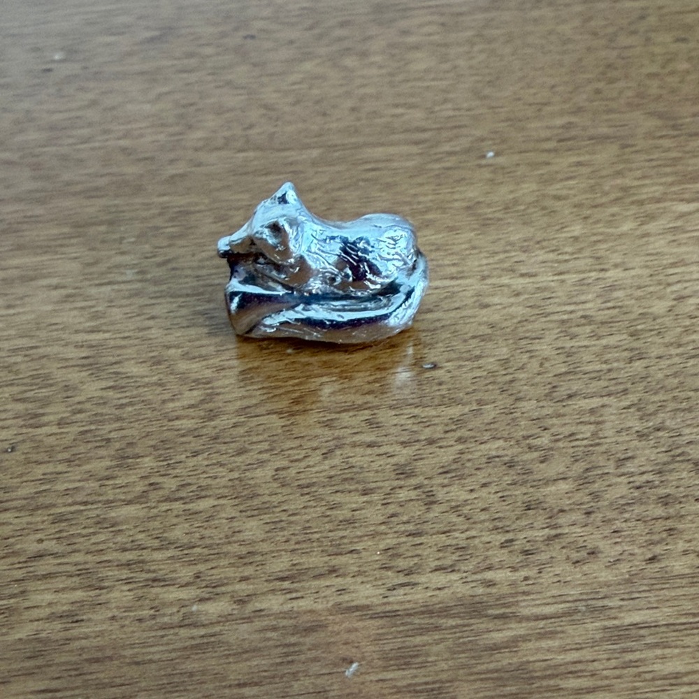 Silver Fox Charm - Picture 4 of 6